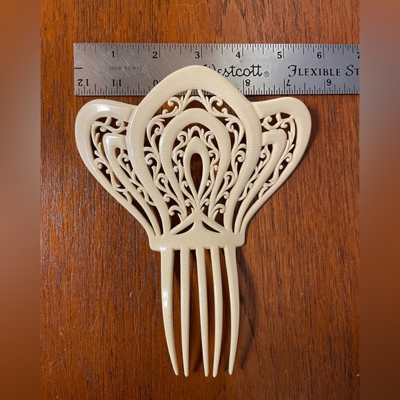 Antique Celluloid Mantilla Hair Comb - Picture 6 of 6